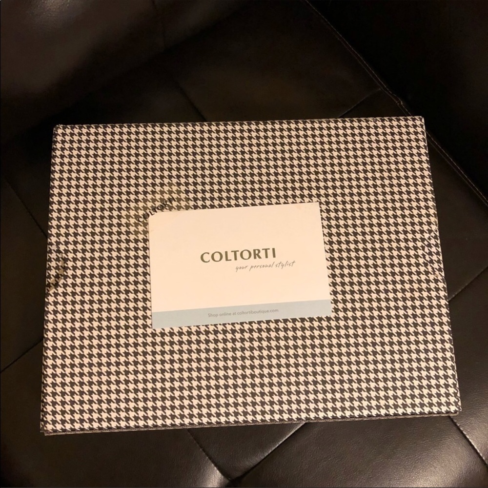 ❌SOLD❌Coltorti Box